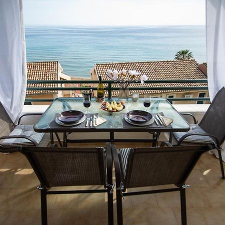 Alexandras On The Beach And Pool Apt Glyfada  Exteriör bild