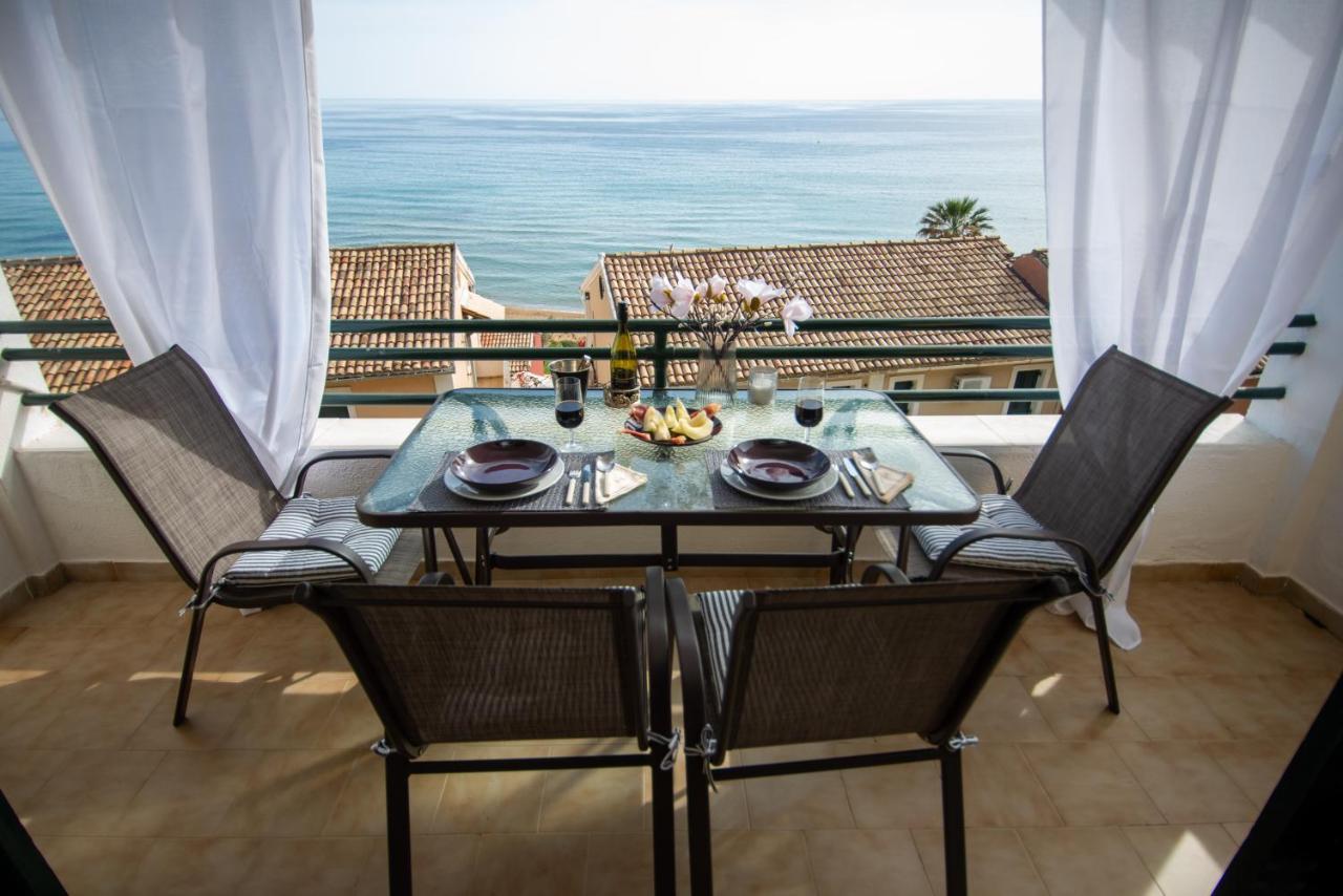 Alexandras On The Beach And Pool Apt Glyfada  Exteriör bild
